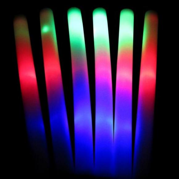 Bastão de LED - 3 Funções,fogos indor, fogos para eventos, sparkles para casamentos, neve artificial, jet co2, bolinha de sabao, gerbs , cascata , fogos para reveillon, show pirotecnico, pirotecnia, MAQUINA NEVE, FROOZEN, FOGOS DE ARTIFICIOS, PIROMUSICAL, FOGUETE, FOGOS, ACIONADOR