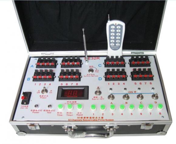 MESA MOD.DE32-R - 32 CANAIS-SEQUENCIAL E NORMAL -SEM FIO -250MT-220V/BAT,fogos indor, fogos para eventos, sparkles para casamentos, neve artificial, jet co2, bolinha de sabao, gerbs , cascata , fogos para reveillon, show pirotecnico, pirotecnia, MAQUINA NEVE, FROOZEN, FOGOS DE ARTIFICIOS, PIROMUSICAL, FOGUETE, FOGOS, ACIONADOR