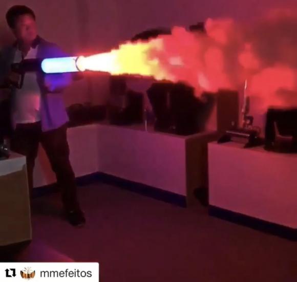 visualizar BAZOOKA JET CO2 C/ LED bazooka co2 led, FOGOS DE ARTIFICIOS,, ESTALINHOS, VARINHAS, COPA DO MUNDO, FOGOS INDOOR, EFEITOS ESPECIAIS , SELECAO BRASILEIRA , DEBUTANTES, FORMATURAS, EFEITOS DE BANDAS, FOGUETE,MUNDIAL 2018, JET CO2 , CO2, BOMBA DE PAPEL, GLITTER, SKY PAPER, EVENTOS ,