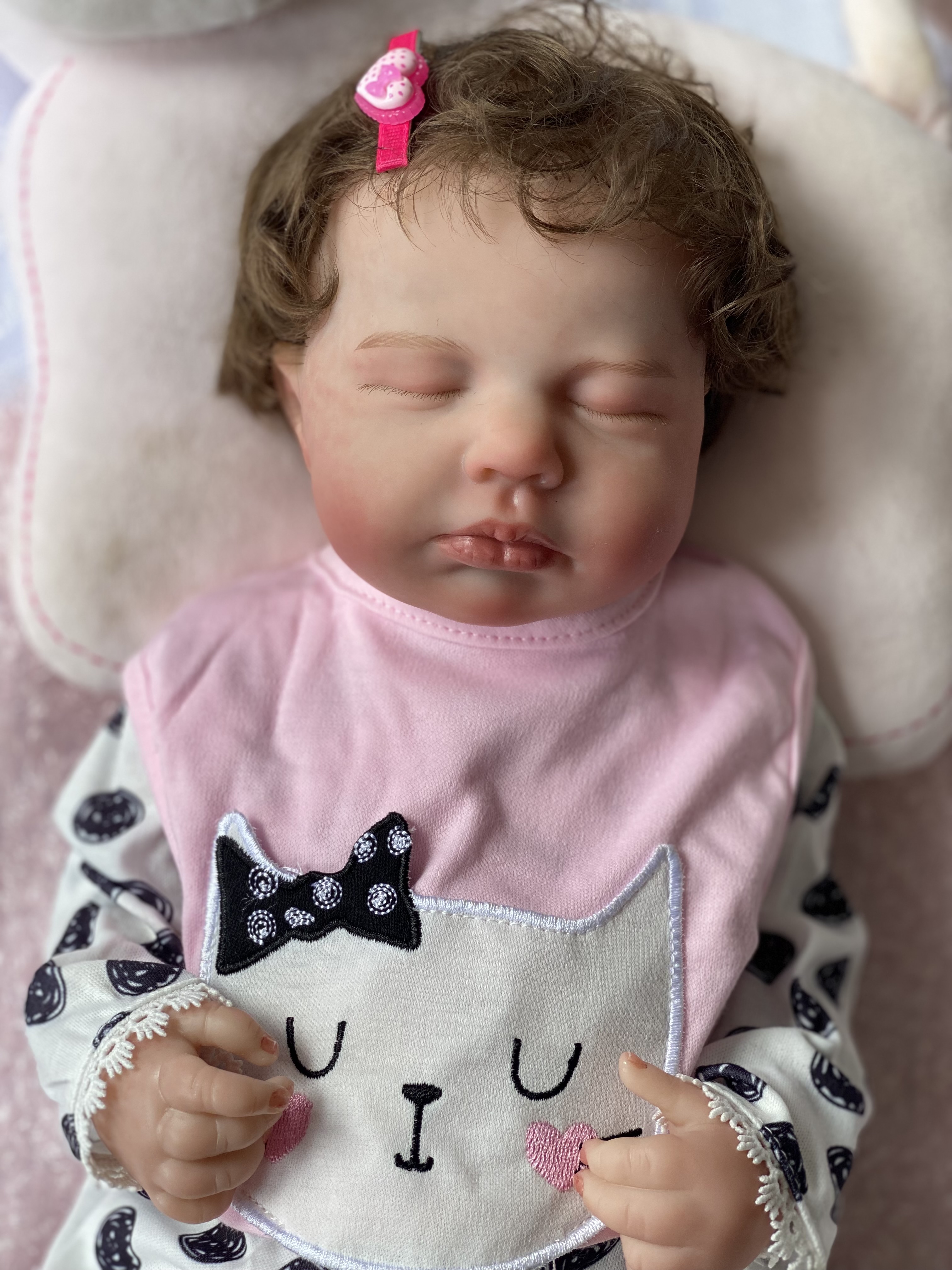 Bebe Reborn REALISTA Loulou com cabelinho implantado fio a fio e pintura 3D Bebes Meninas Planeta Reborn BH