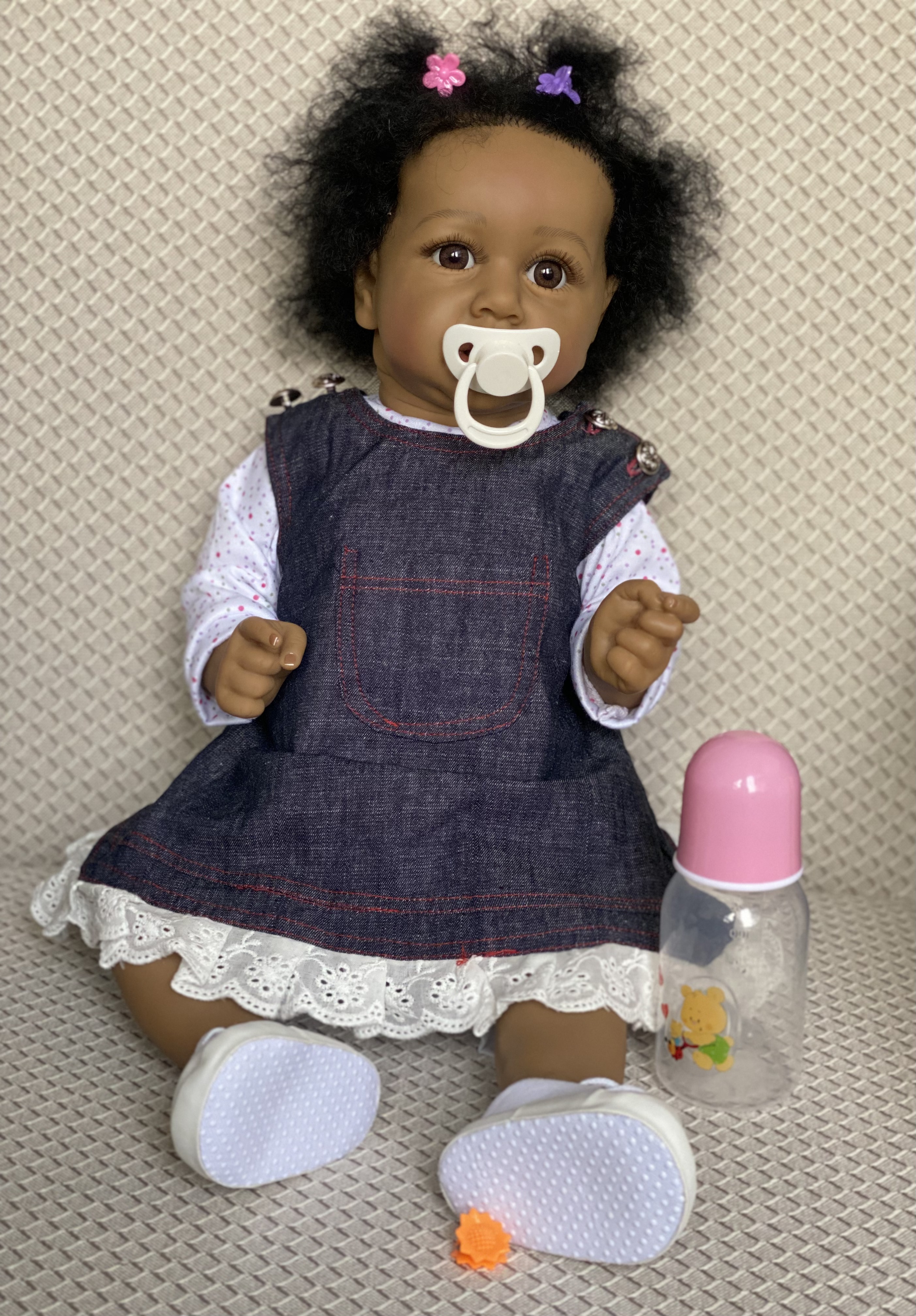 Boneca Bebê Reborn Original Negra Morena Realista Toda Silicone vestido  pode dar banho Pronta Entrega estamos no Brasil enviamos em 24 Horas uteis