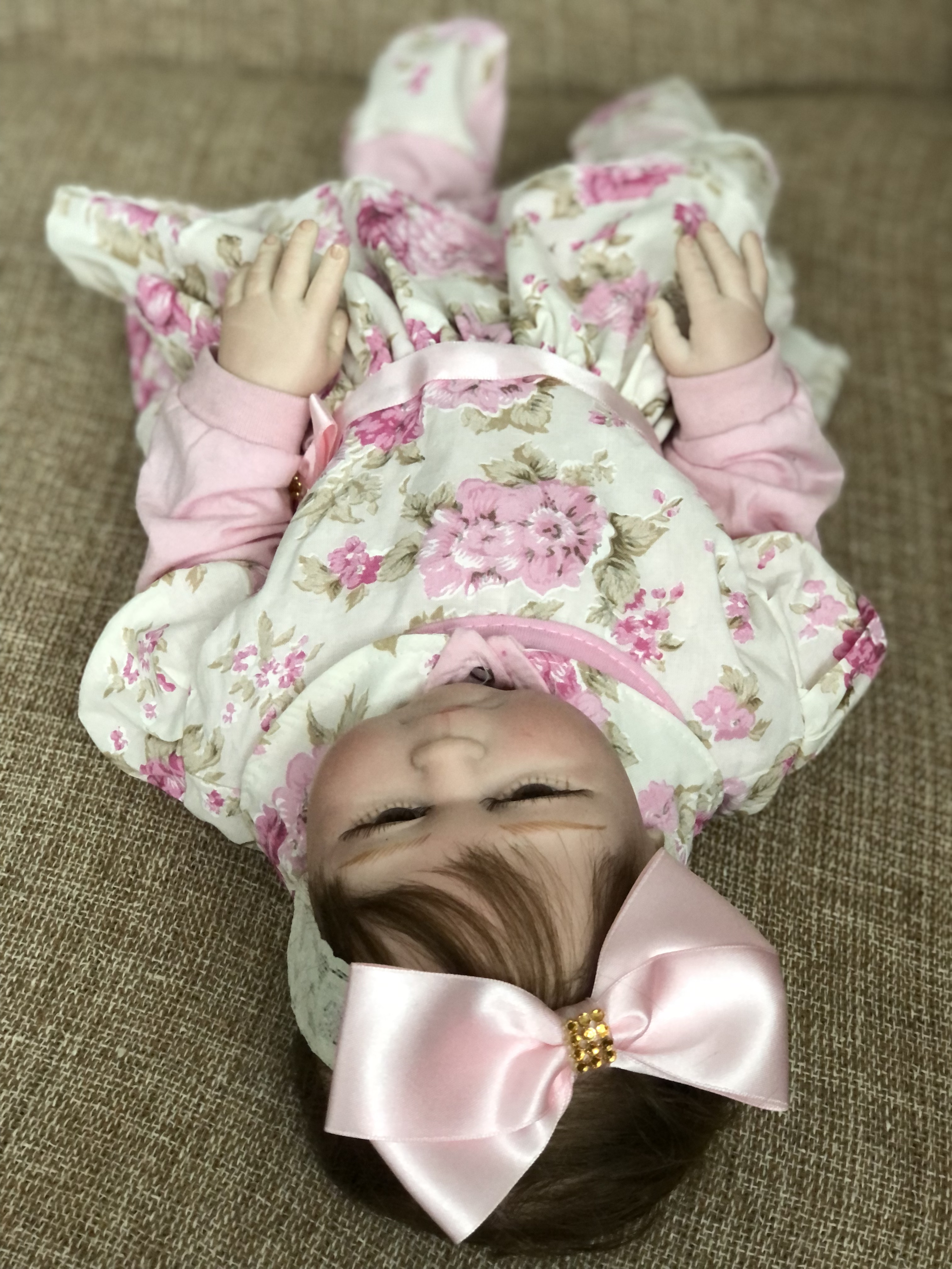 BEBÊ REBORN DE SILICONE MENINA BIA MEGA REALISTA MAMA E FAZ XIXI -  Maternidade Mundo Baby Reborn