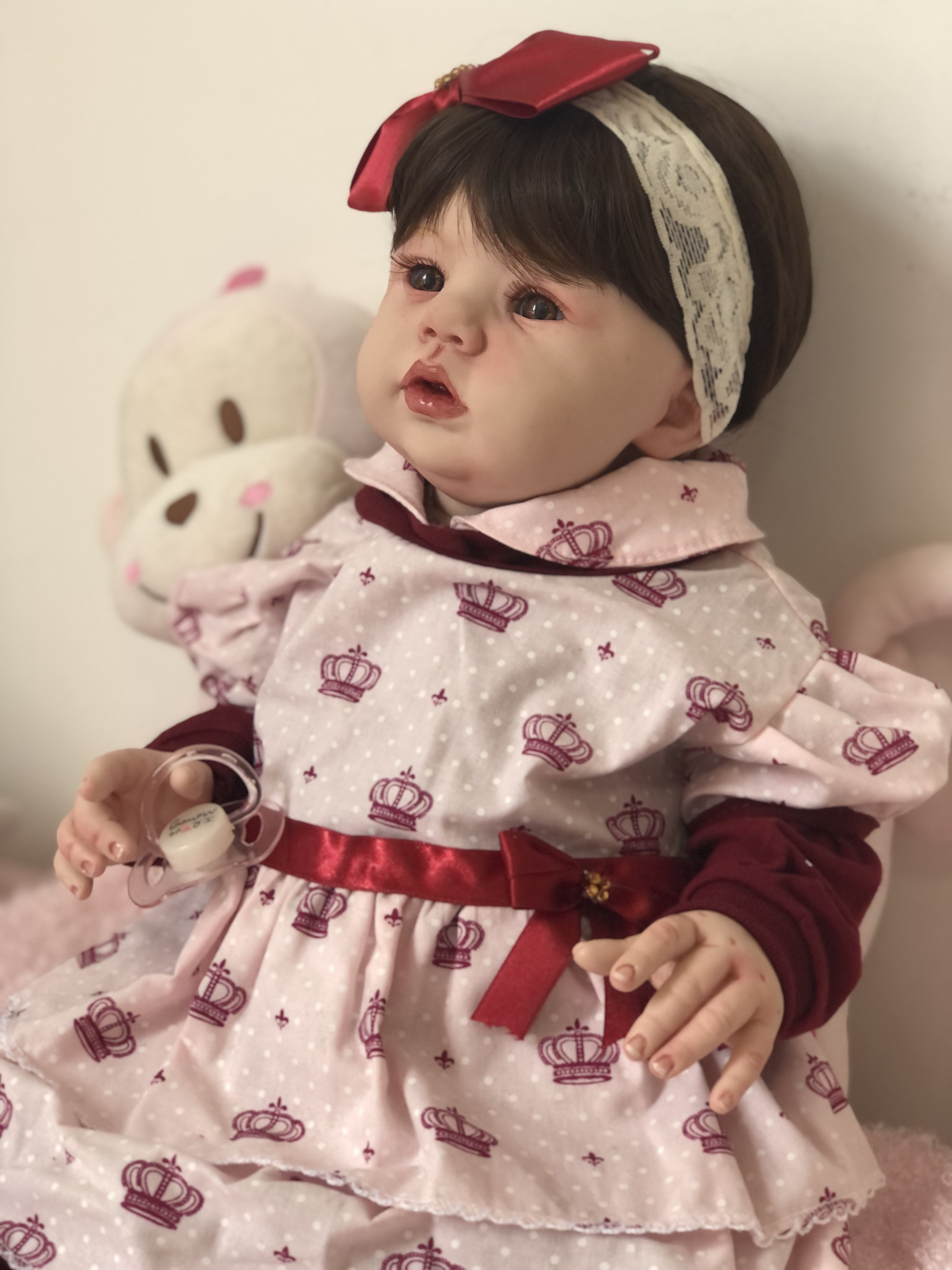 Bebê reborn realista molde Sáskia com corpinho todo em silicone